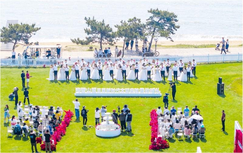 　　2025年福彩添“福”　喜上加“喜”——“海誓山盟”新时代文明实践集体婚礼举办。