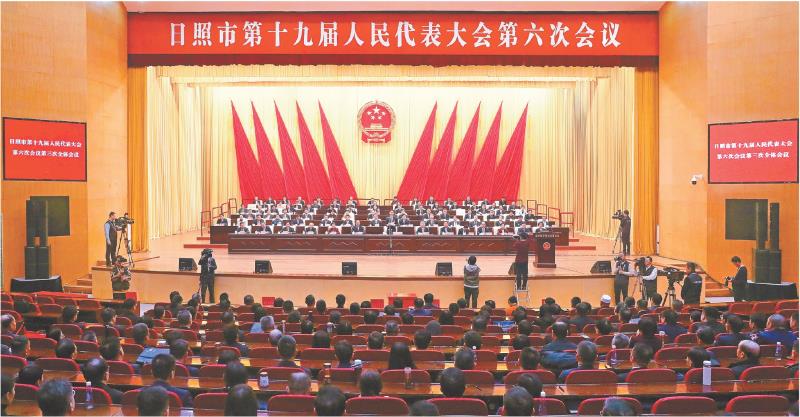 1月22日下午,市十九届人大六次会议在市文博中心胜利闭幕。
全媒体记者 范成思 报道