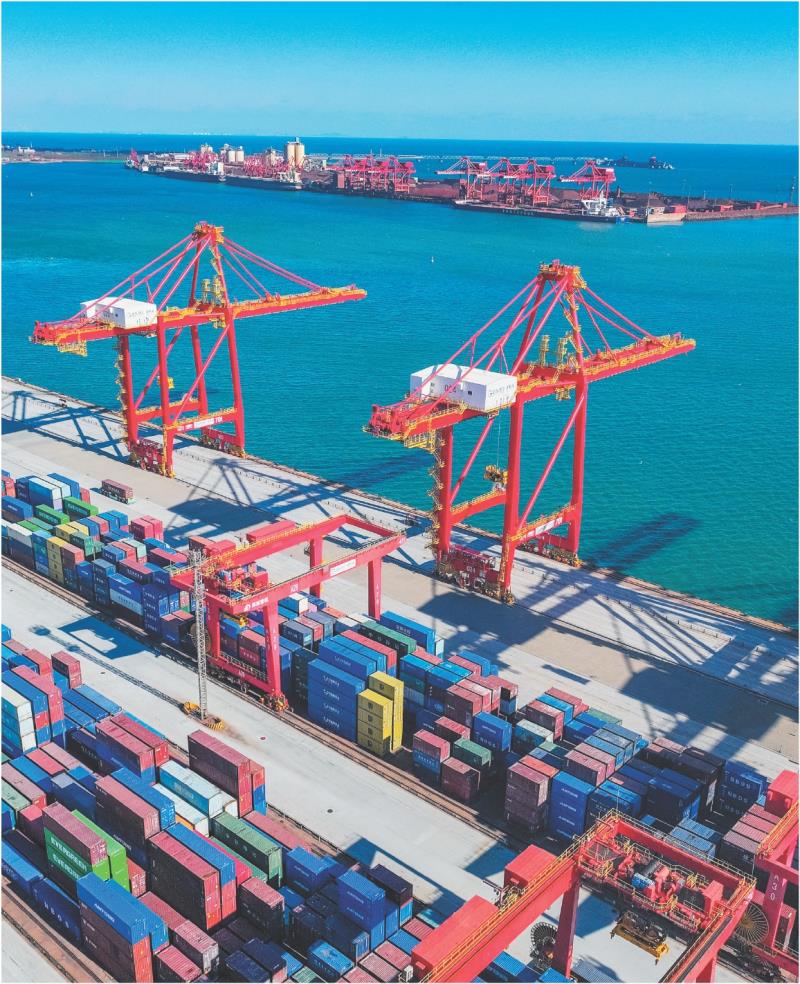 日照港
薄林 摄