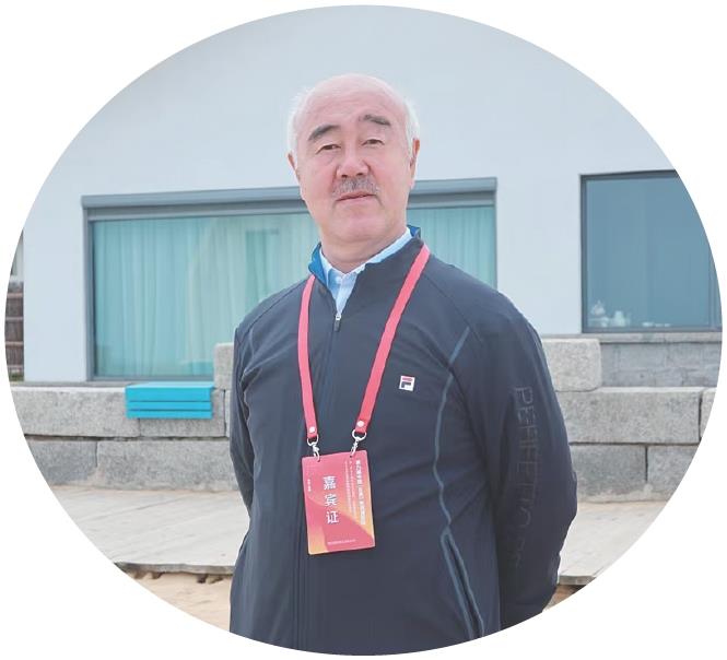 兰红光:推出摄影佳作 聚焦奋进日照
今年是中国共产党成立105周年,也是“十五五”开局之年。第九届中国(日照)新闻摄影周采访活动的主题确定为“开局十五五 奋斗正当时”。这与历届新闻摄影周紧贴时代脉搏、聚焦日照发展的主线一脉相承。
中国新闻摄影学会会长兰红光表示,通过连续举办中国(日照)新闻摄影周活动,中国新闻摄影学会和日照市的友谊不断深化、合作不断提升,扩大了日照城市影响力和美誉度,促进了新闻摄影事业的发展。
“更为难得的是,九届新闻摄影周期间,来自全国各地的主流媒体摄影记者为日照拍摄了大量精品力作,真实记录、见证了日照的城市发展,这些都是珍贵的历史资料,也是一笔厚重的财富。展望未来,我们将继续坚持守正创新,努力将新闻摄影周打造成具有国际影响力的品牌摄影活动。”兰红光说。
他希望,参加此次新闻摄影周的同仁拿出看家本领,创作出更多的“爆款”新闻摄影作品,把一个改革创新、生机勃勃、环境优美、幸福和谐、充满魅力的日照推介给全国乃至全世界。